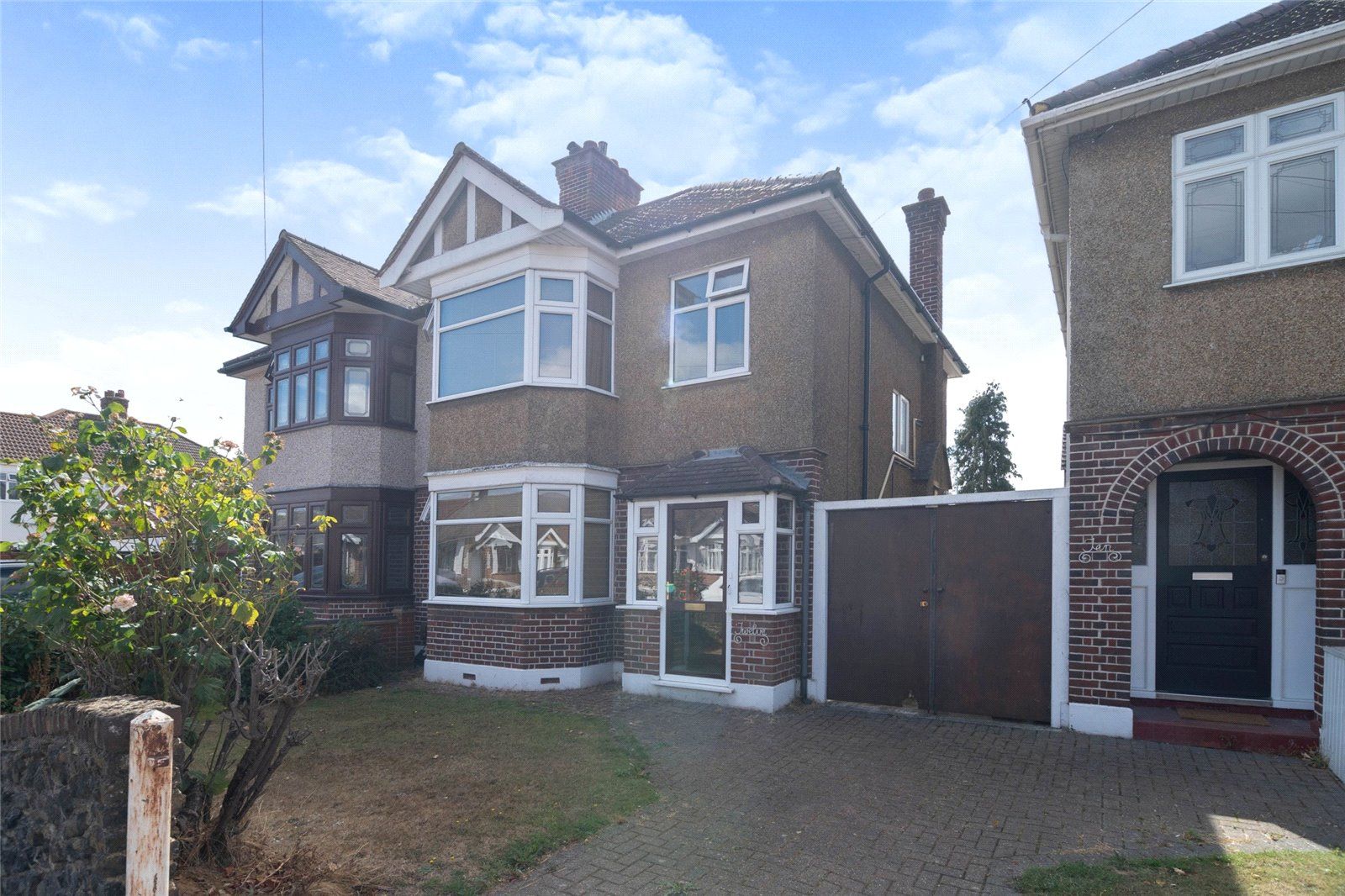 3 bed semidetached house for sale in Buxton Road, Grays, Essex RM16