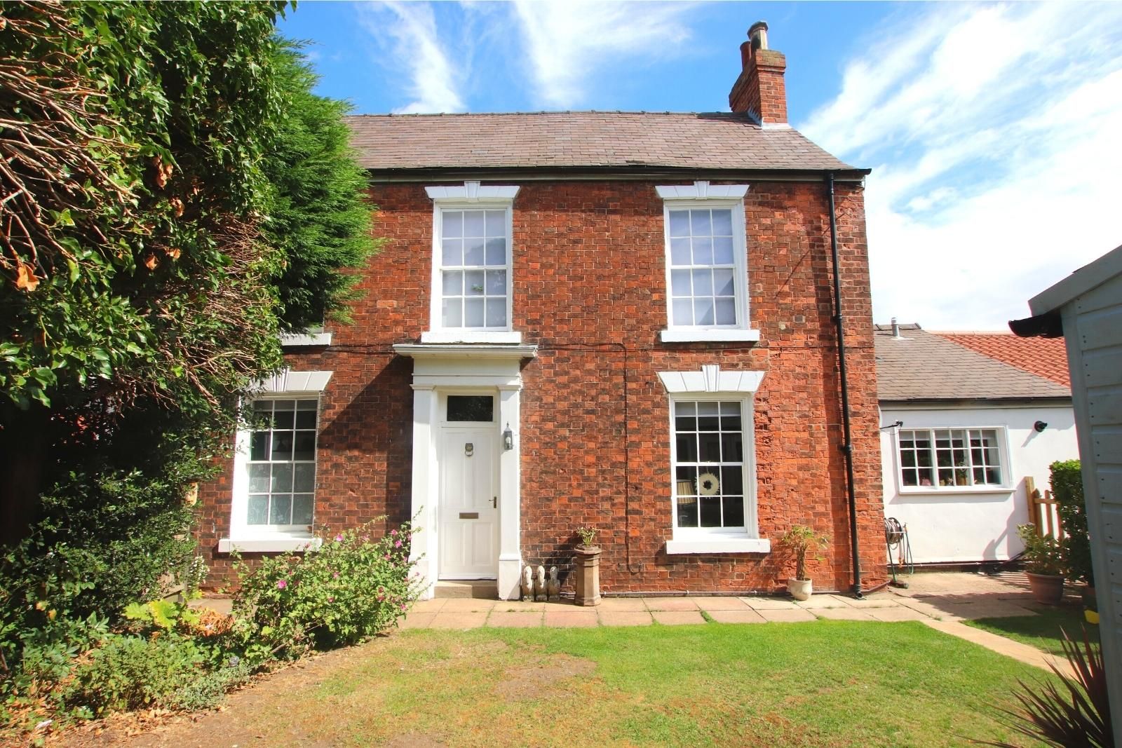 4 bed detached house for sale in Fleetgate, BartonUponHumber DN18