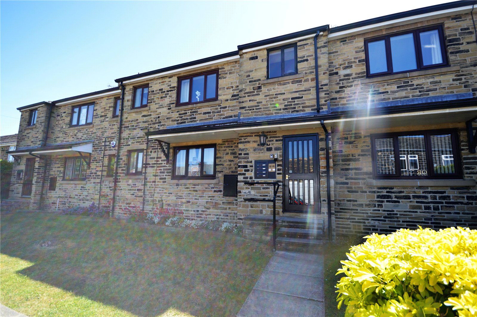 2 bed flat for sale in Town Street, Horsforth, Leeds, West Yorkshire