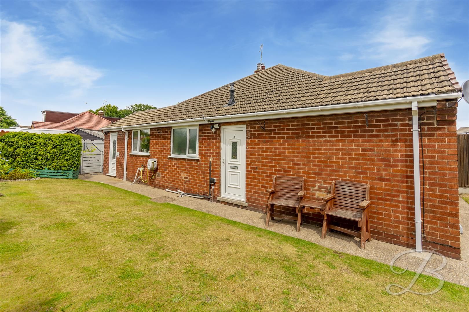 2 bed semidetached bungalow for sale in Ashwood Close, Mansfield