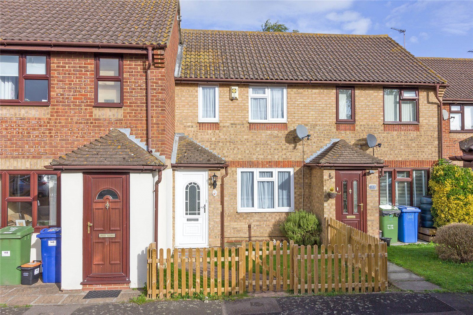 2 bed terraced house for sale in Beauvoir Drive, Kemsley, Sittingbourne