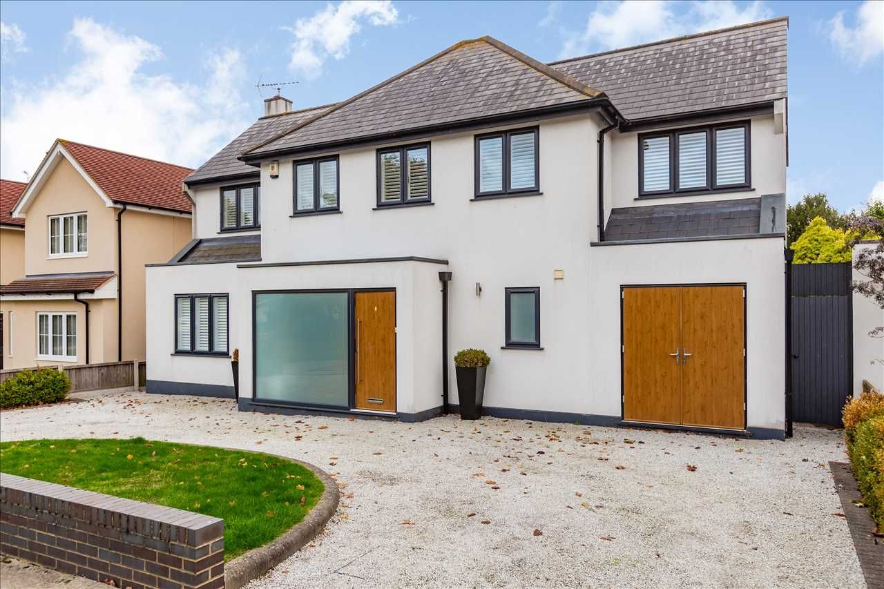 4 bed detached house for sale in Woodlands Park, LeighOnSea SS9 Zoopla