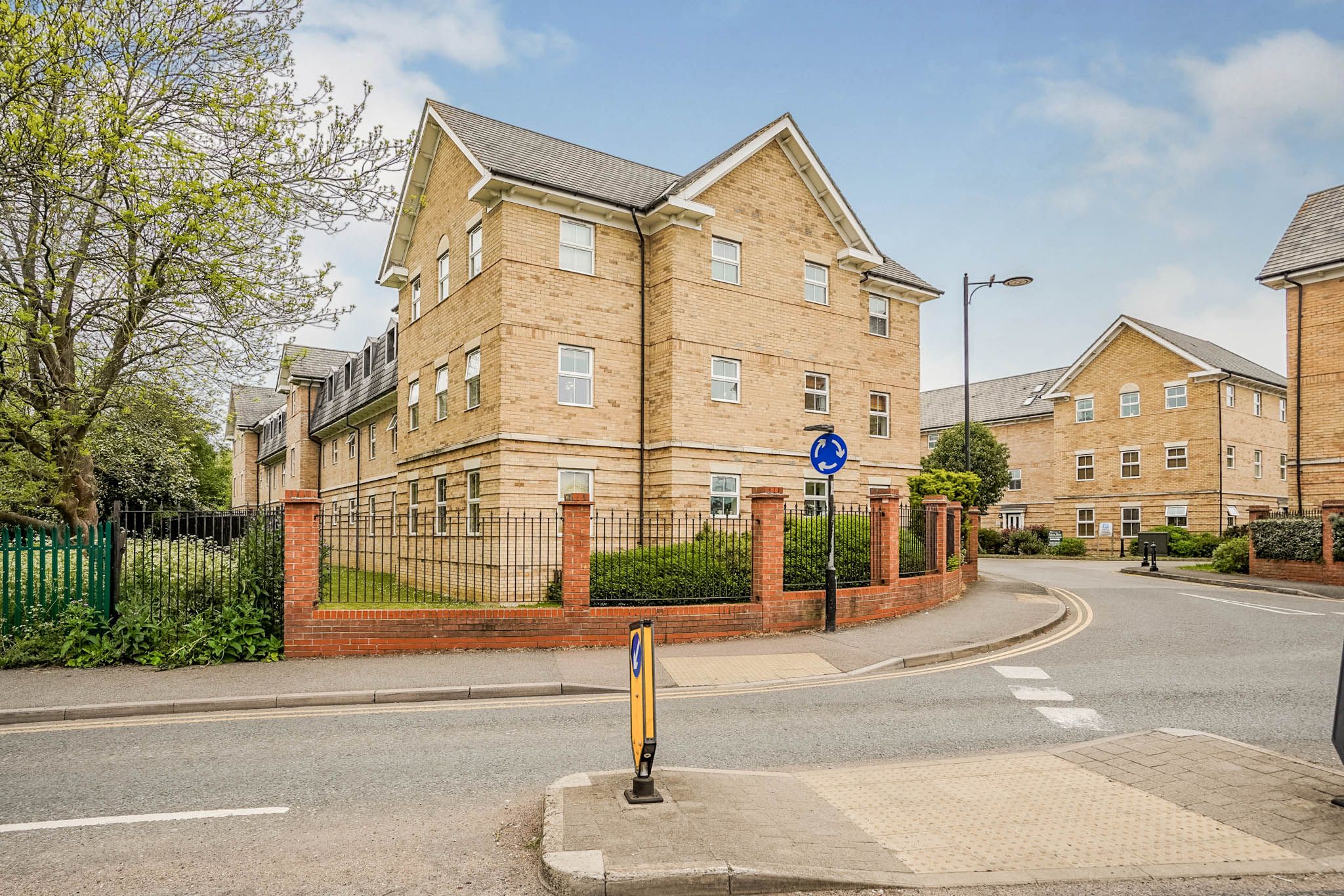 Falcon Mews, Leighton Buzzard LU7  