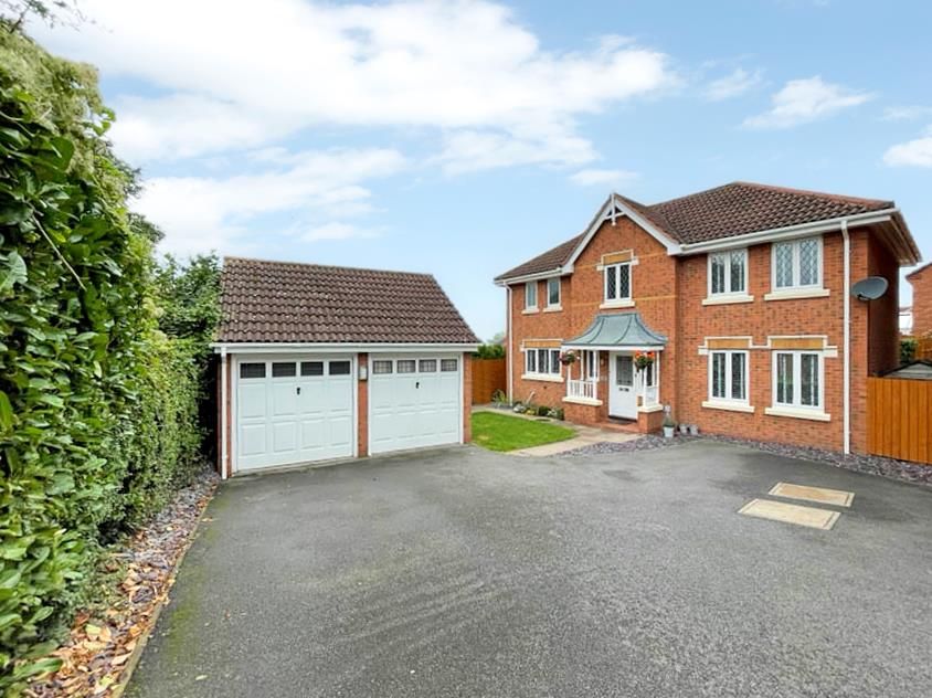 4 bed detached house for sale in Breadsall Close, Newhall, Swadlincote