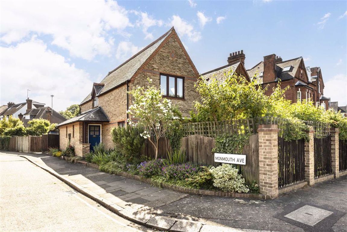 3 bed property for sale in Monmouth Avenue, Kingston Upon Thames KT1