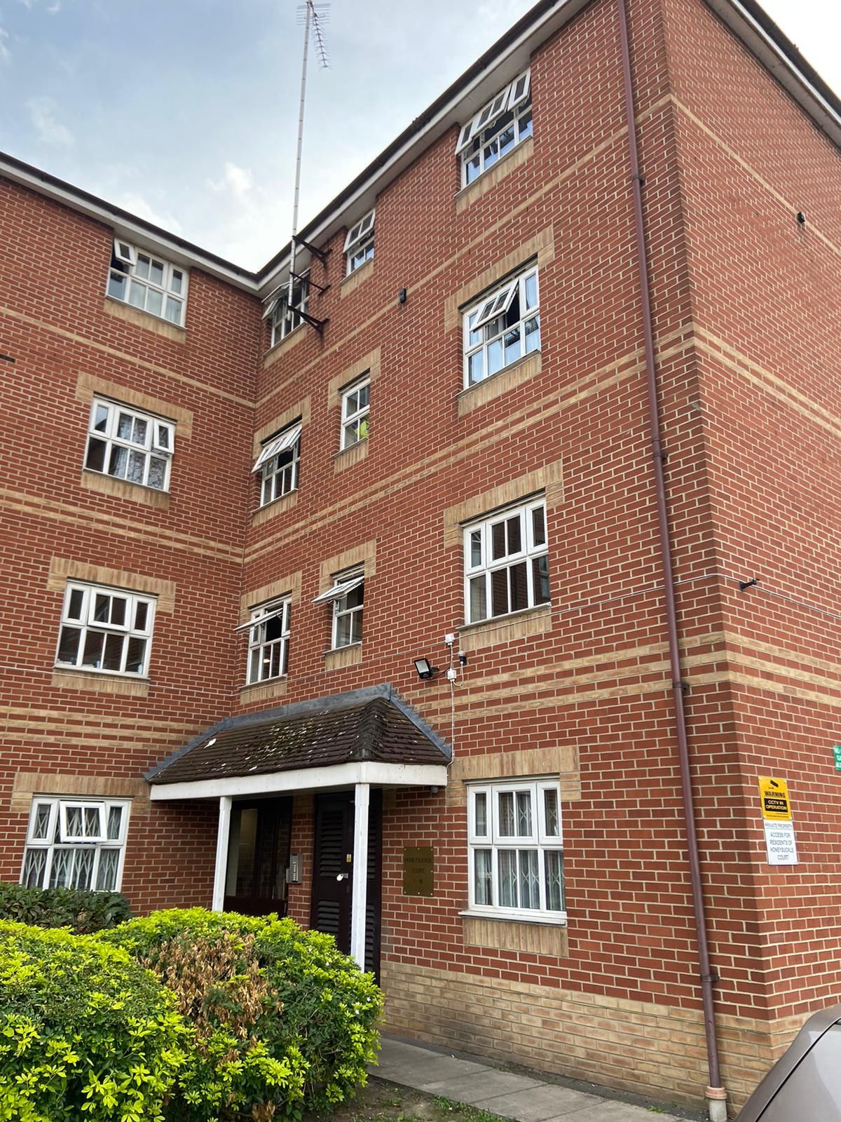 1 bed flat for sale in Honeysuckle Court, Ilford IG1 Zoopla