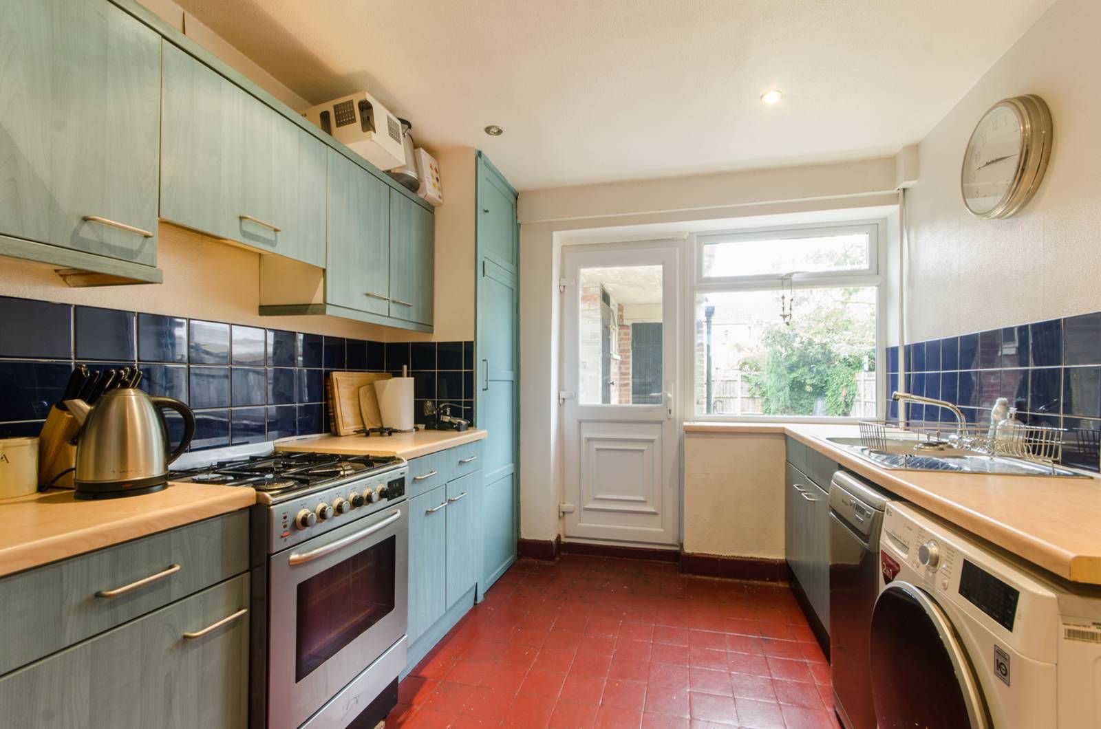 3 bed property to rent in Vernon Avenue, Raynes Park, London SW20 Zoopla