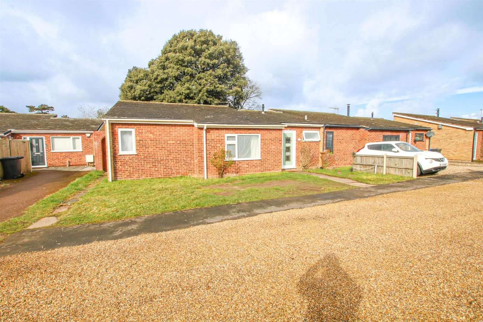 3 bed semidetached bungalow for sale in Tremaine Close, Hellesdon