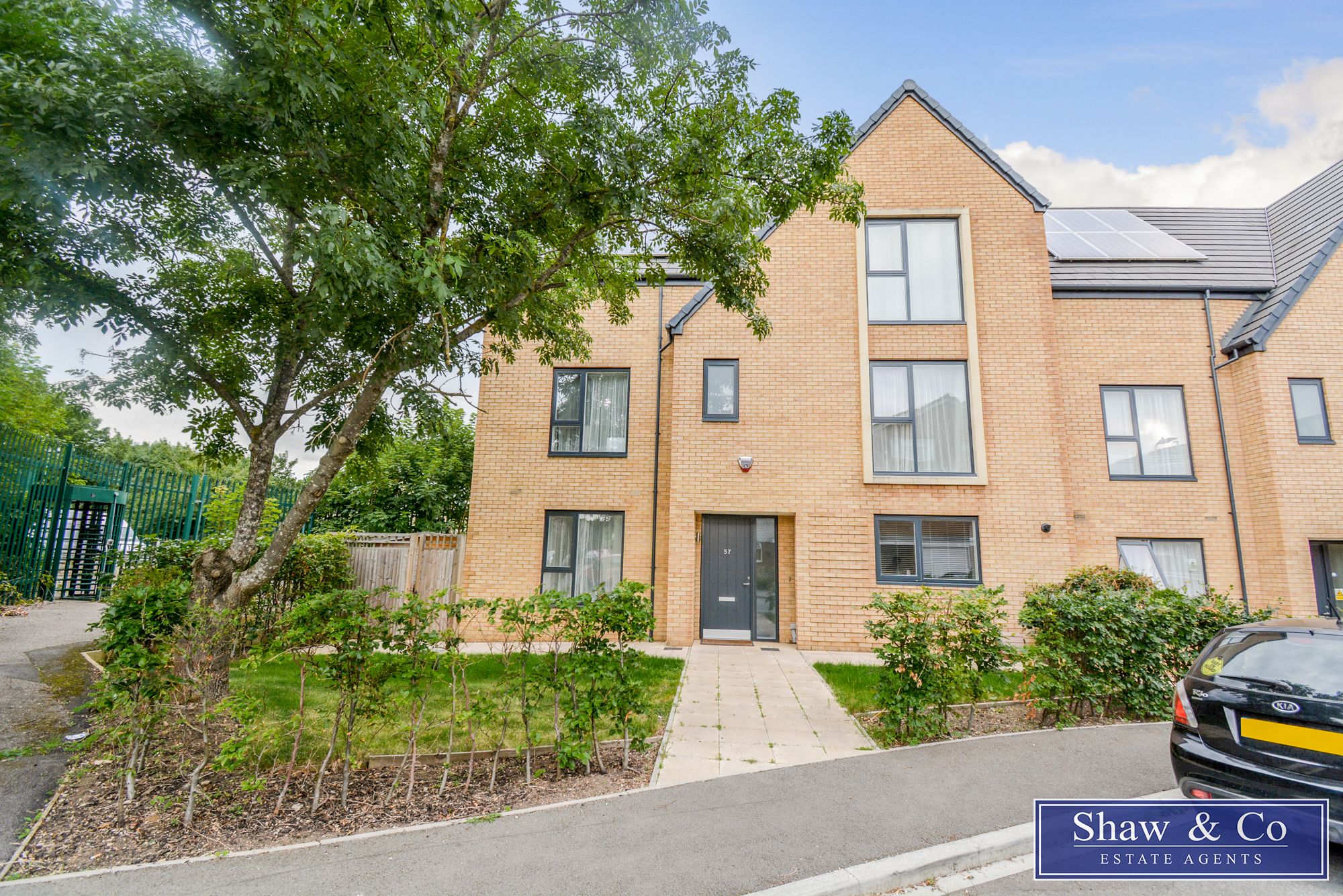 Bedser Drive, Greenford UB6