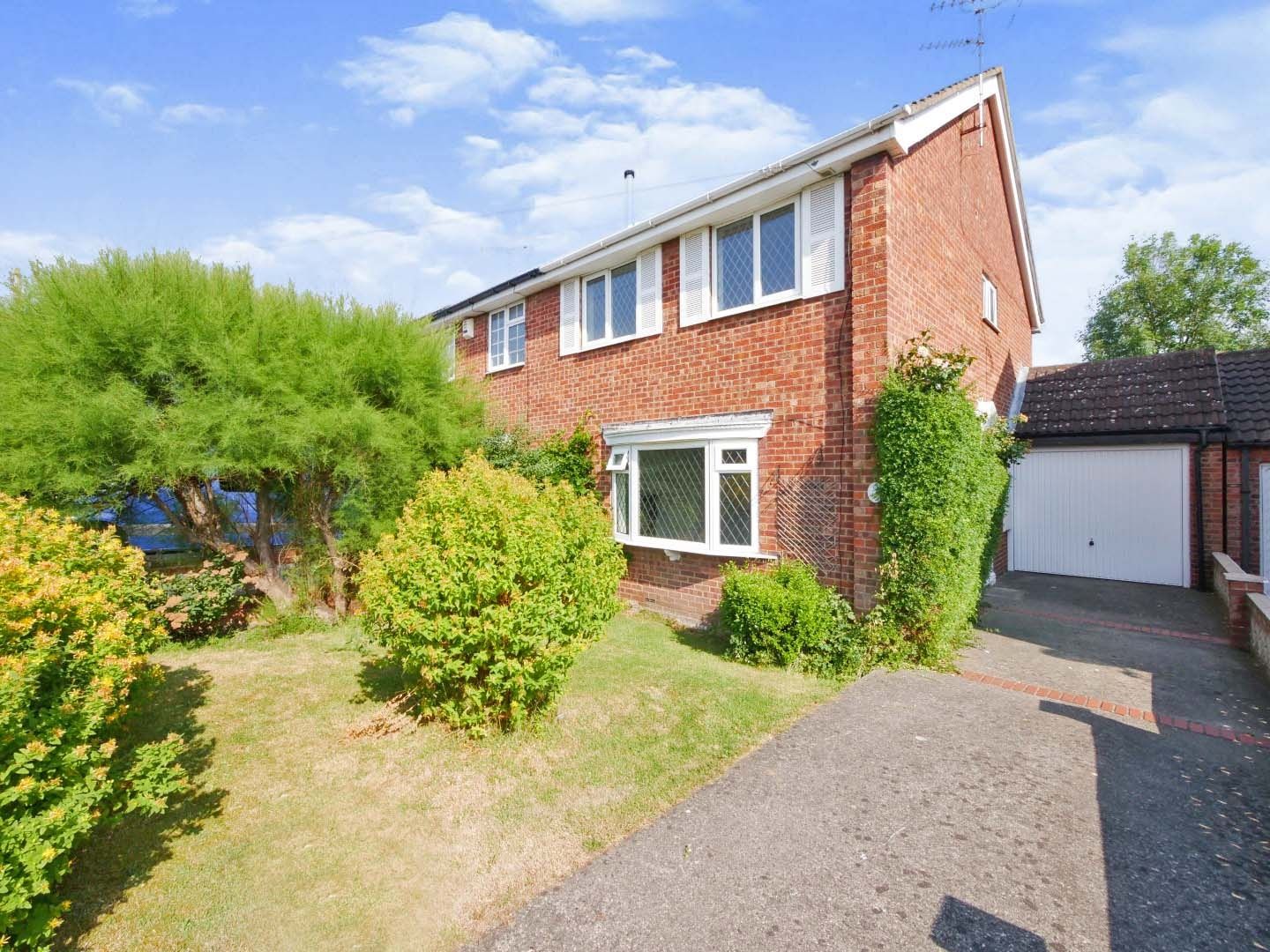 3 bed semidetached house for sale in Burrill Drive, Wigginton, York