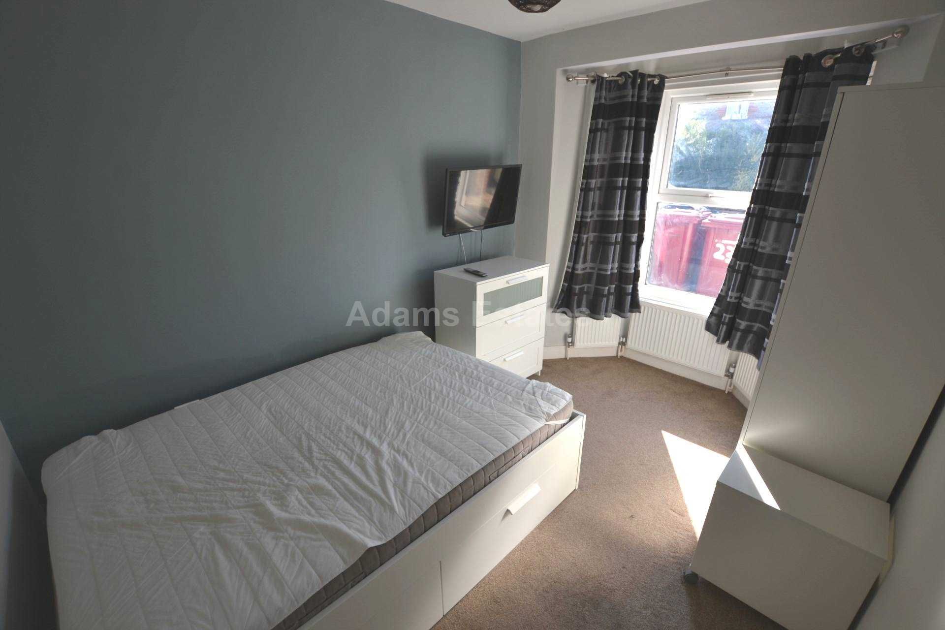 Room to rent in Briants Avenue, Caversham RG4 Zoopla
