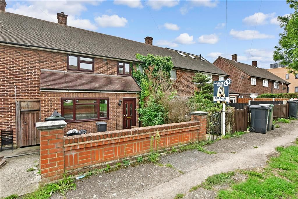 2 bed terraced house for sale in Torrington Gardens, Loughton, Essex IG10 Zoopla