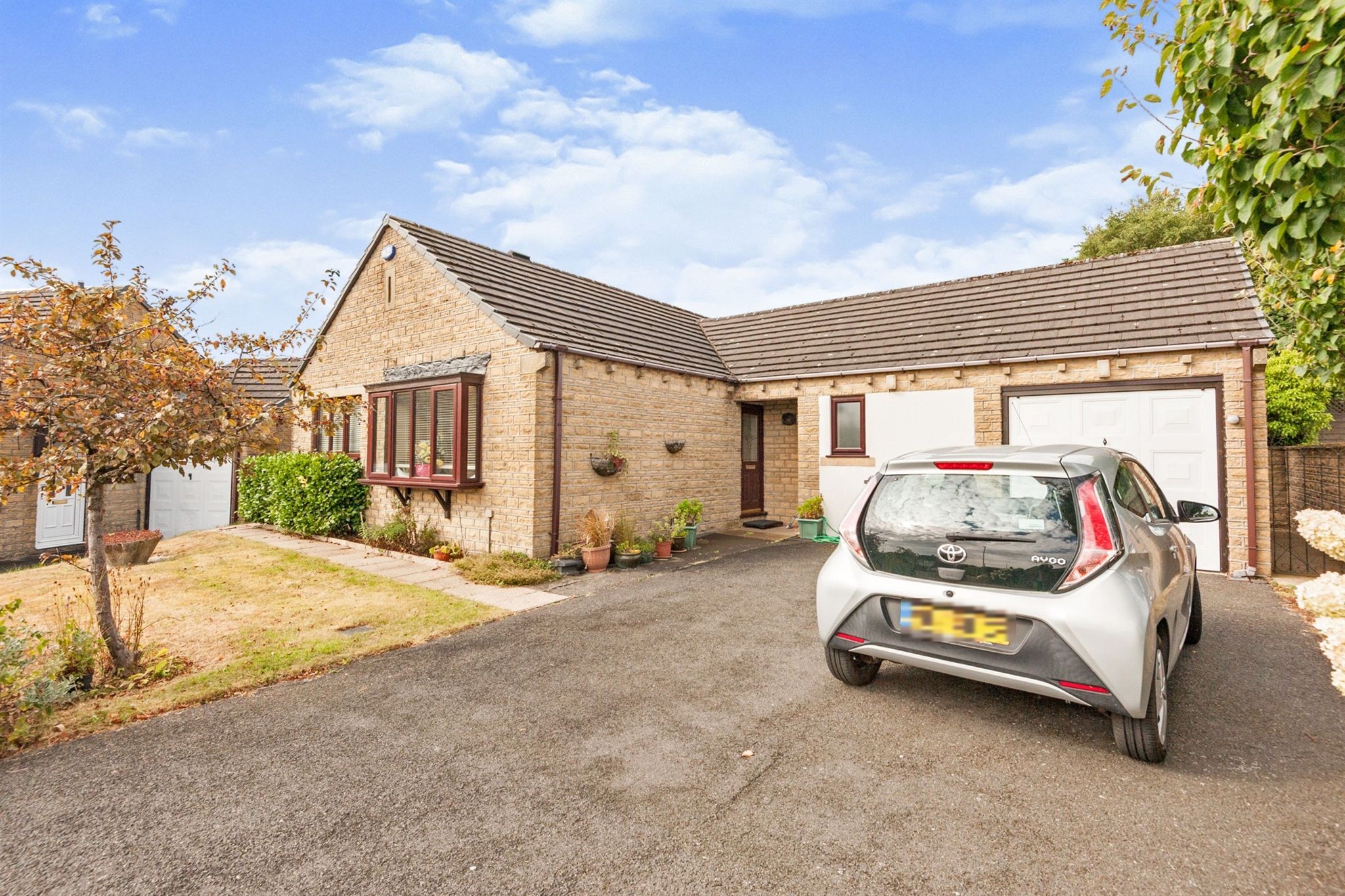 2 bed detached bungalow for sale in Moor Park Avenue, Huddersfield HD4