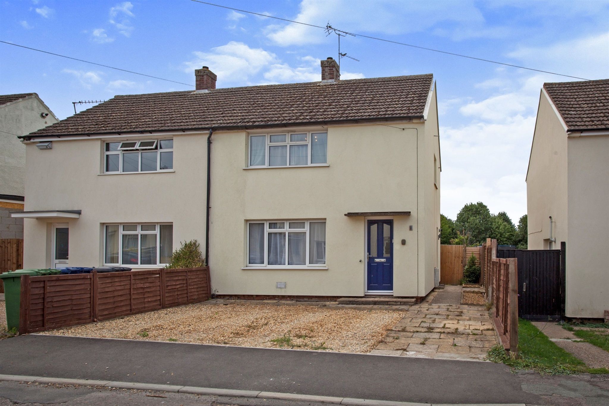 2 bed semidetached house for sale in Beeton Close, Melbourn, Royston