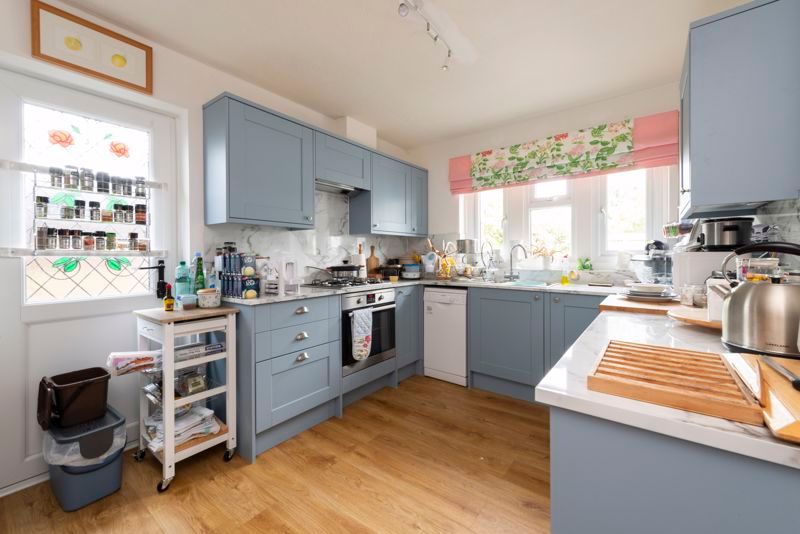 3 bed detached bungalow for sale in Freame Way, Gillingham SP8 Zoopla