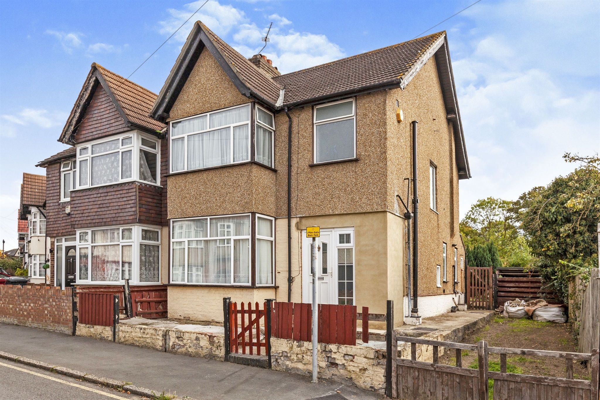 3 bed semidetached house for sale in Burlington Avenue, Slough SL1