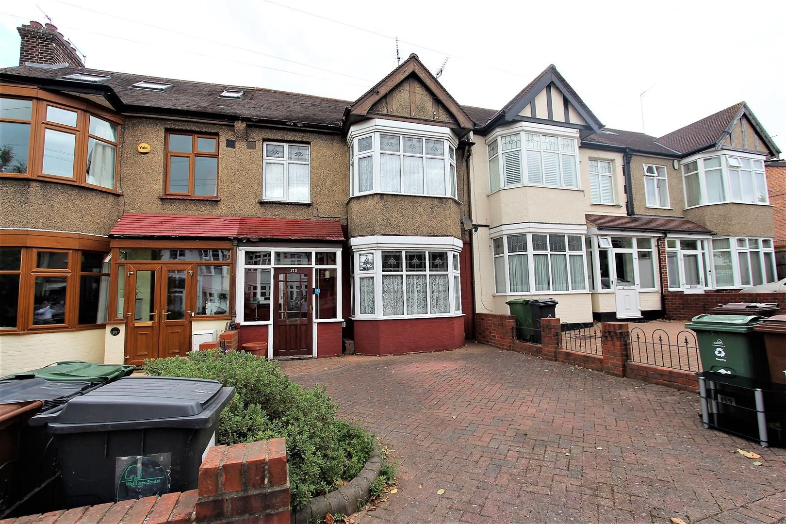 4 bed property for sale in Normanshire Drive, London E4 Zoopla
