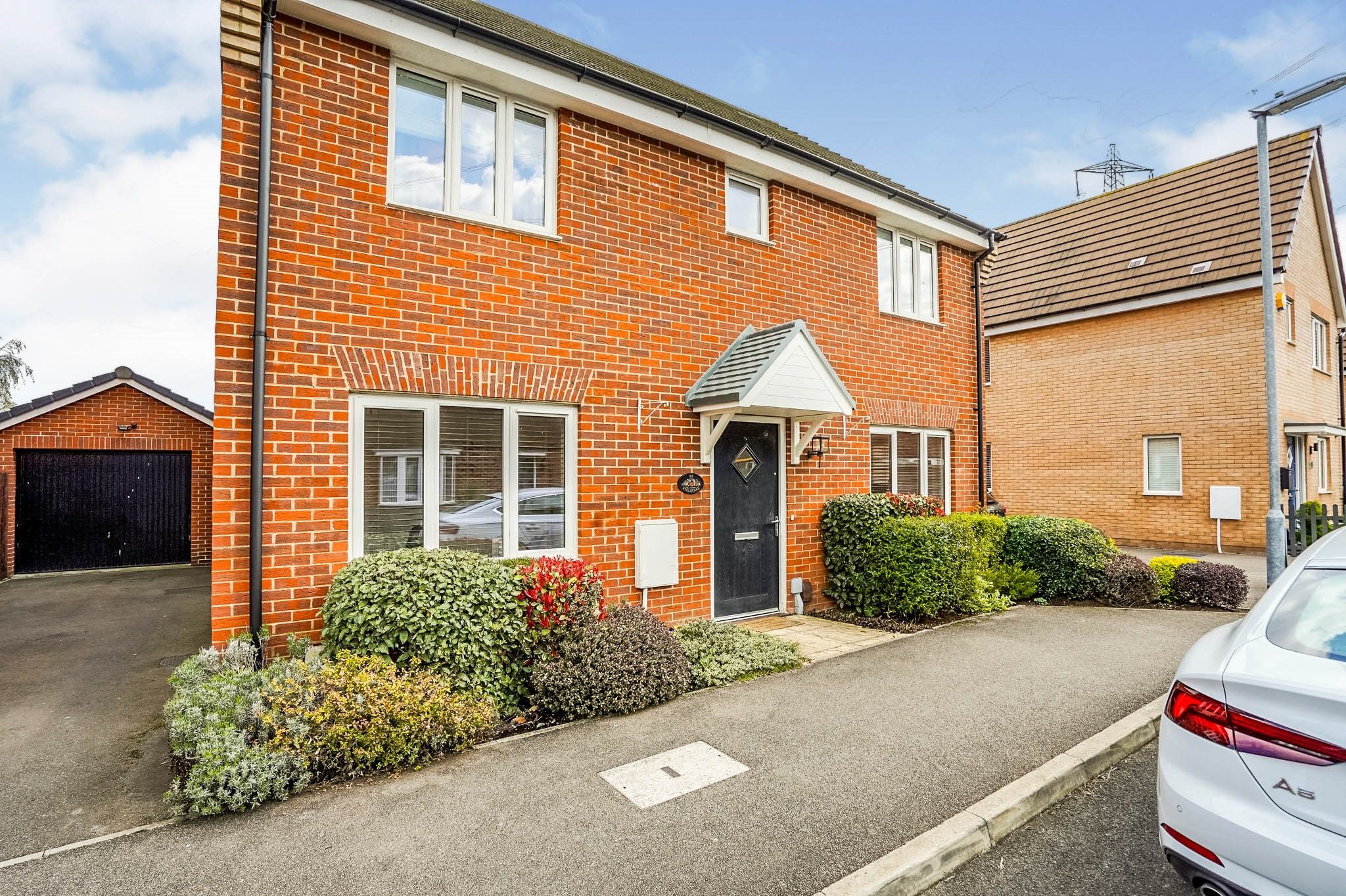4 bed detached house for sale in Fieldfare, Leighton Buzzard LU7 Zoopla
