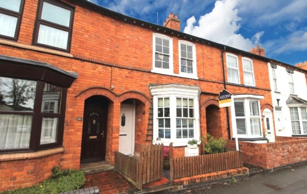 2 bed terraced house for sale in Broad Street, Newport Pagnell MK16