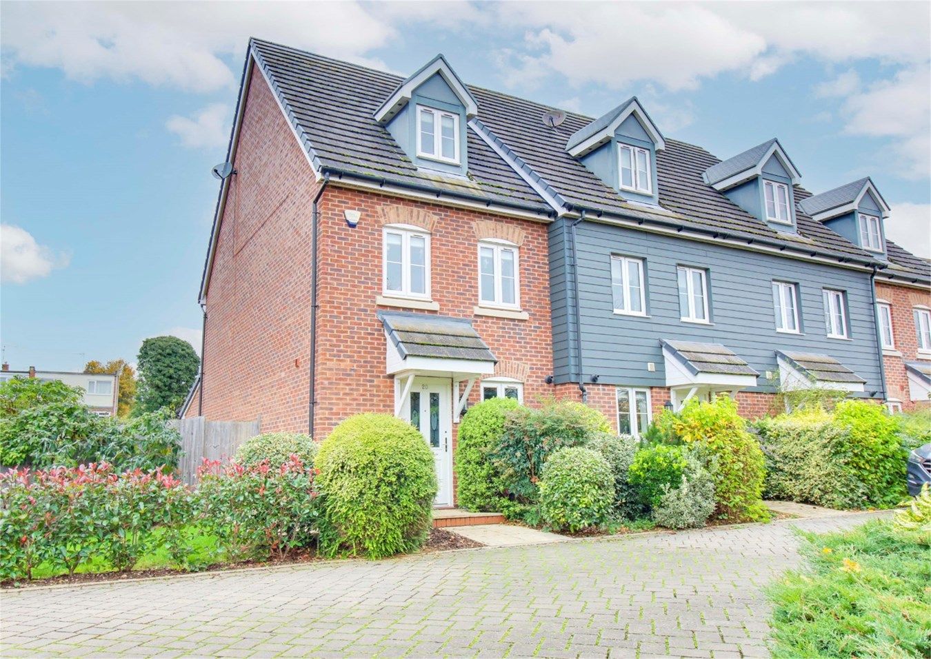 3 bed end terrace house for sale in Saffron Crescent, Sawbridgeworth