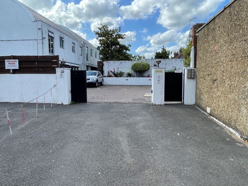 2 bed flat for sale in Columbia Avenue, Burnt Oak, Edgware HA8 Zoopla