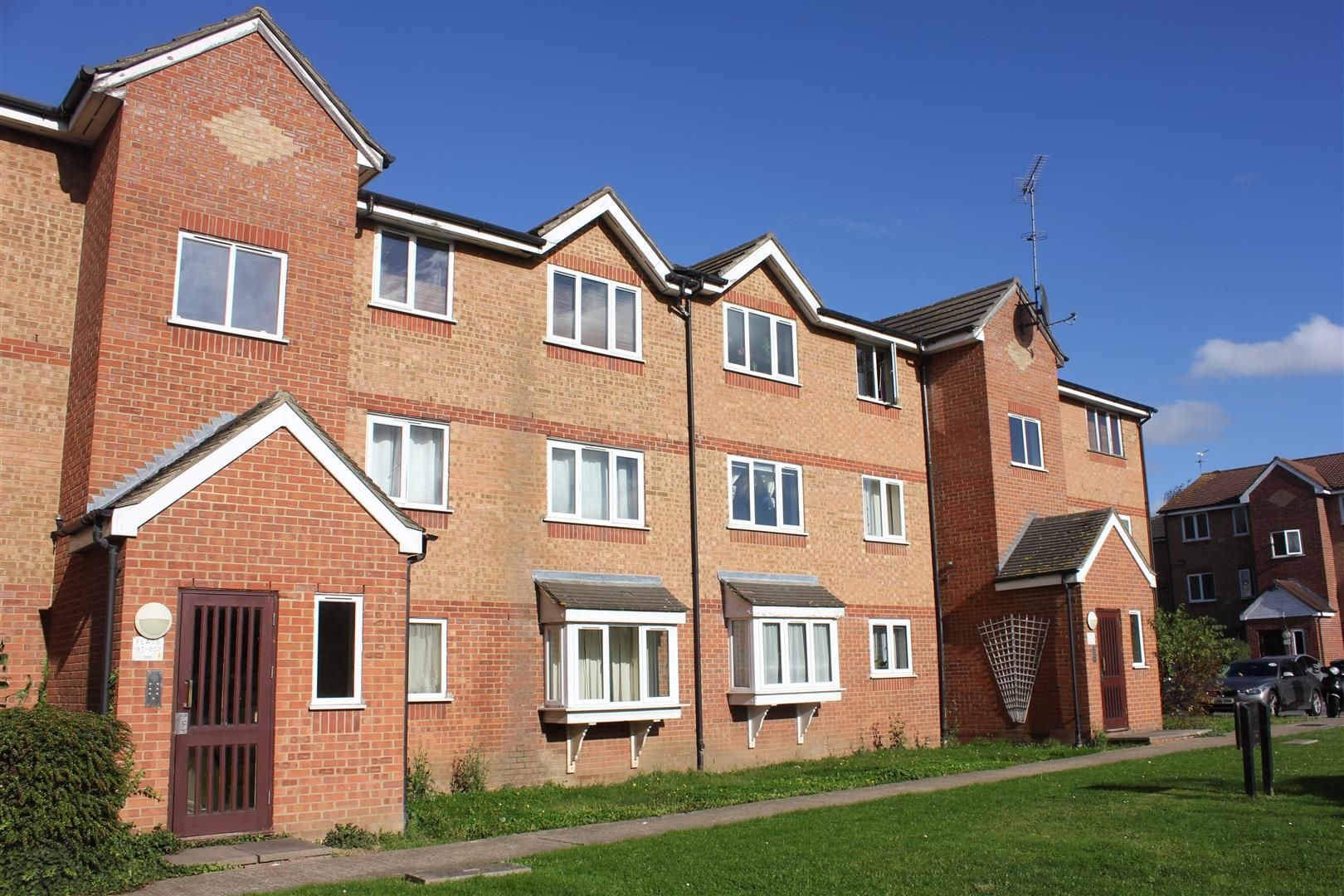 1 bed flat for sale in Express Drive, Goodmayes, Ilford IG3 Zoopla