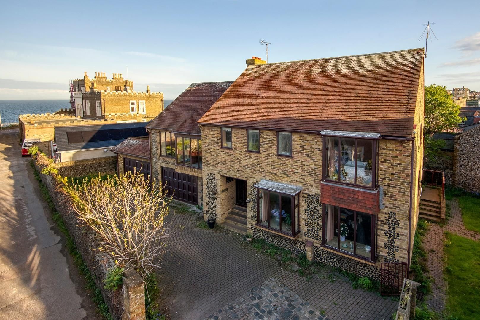 5 bed detached house for sale in Church Road, Broadstairs CT10 Zoopla