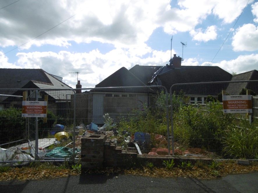 1 bed semidetached bungalow for sale in 94 Langer Lane, Chesterfield