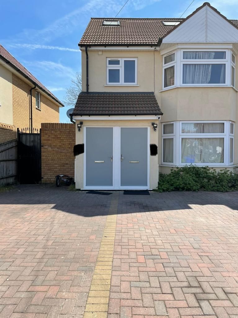 3 bed flat for sale in Pinner Park Gardens, Harrow HA2 Zoopla