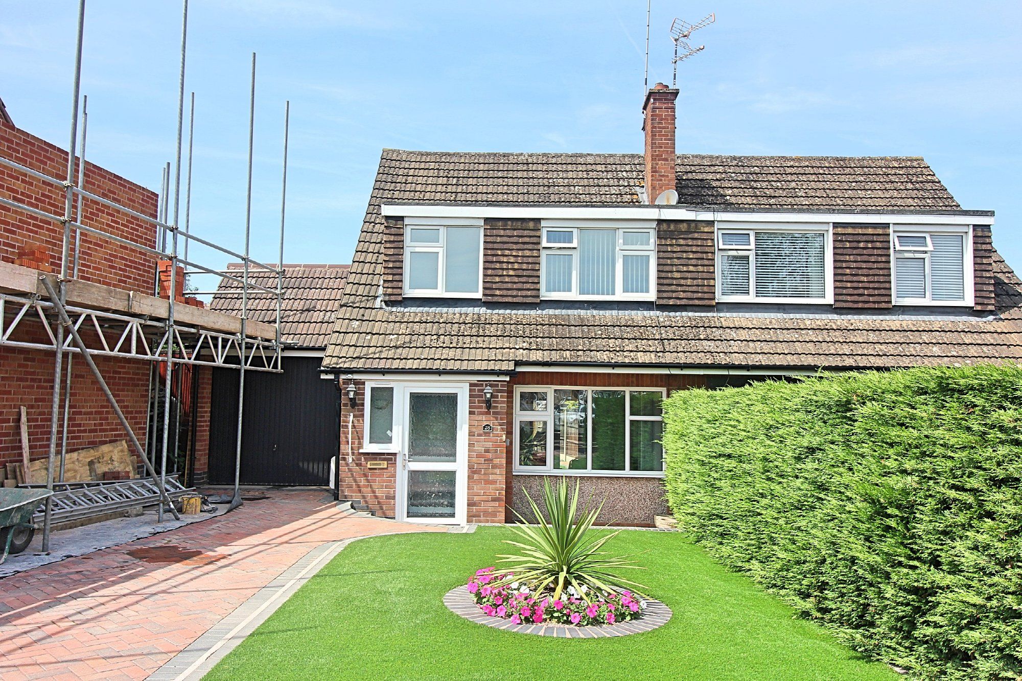 3 bed semidetached house for sale in Brightwell Drive, Leicester