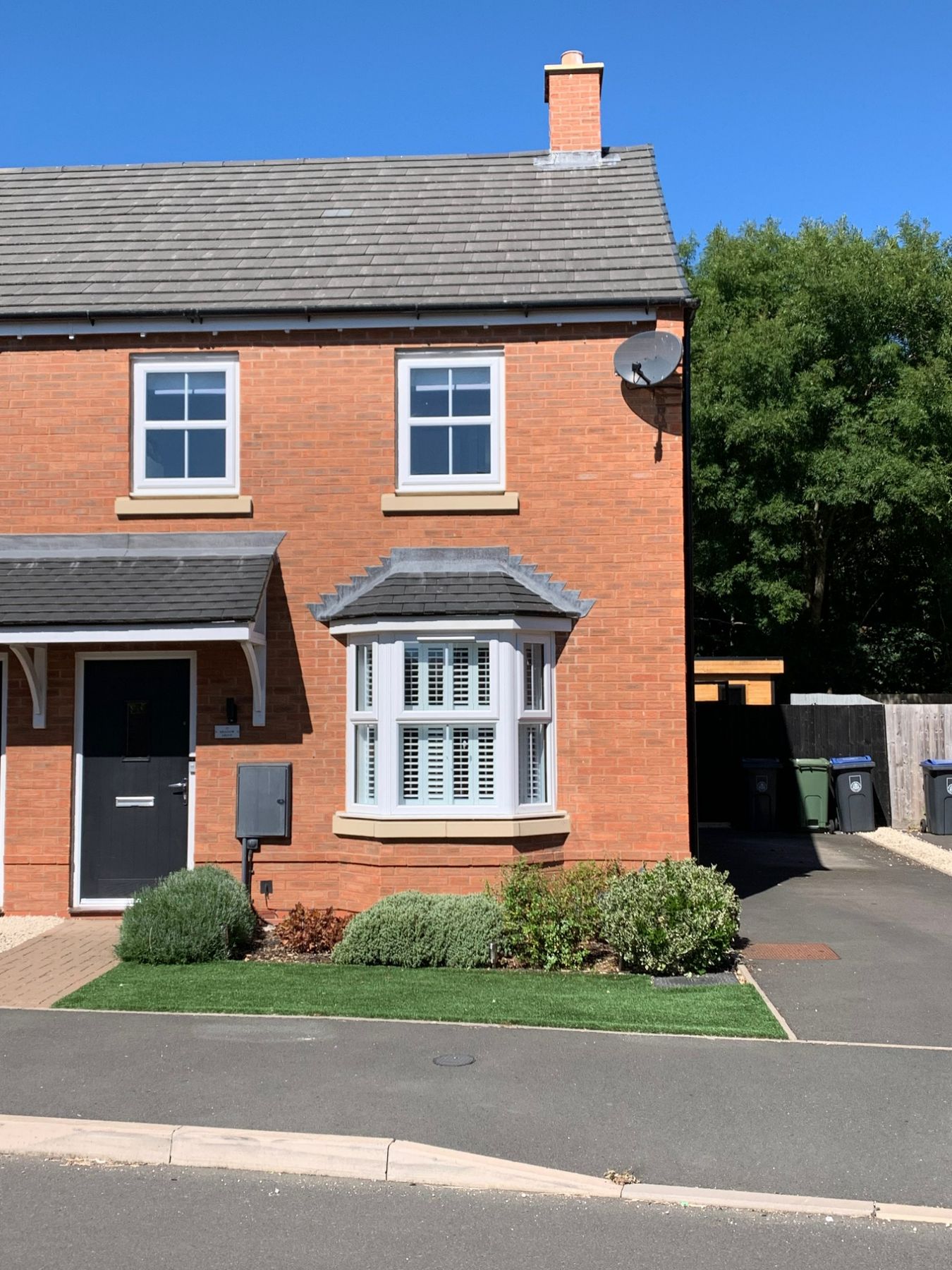 3 bed semidetached house for sale in Meadow Drive, Long Itchington