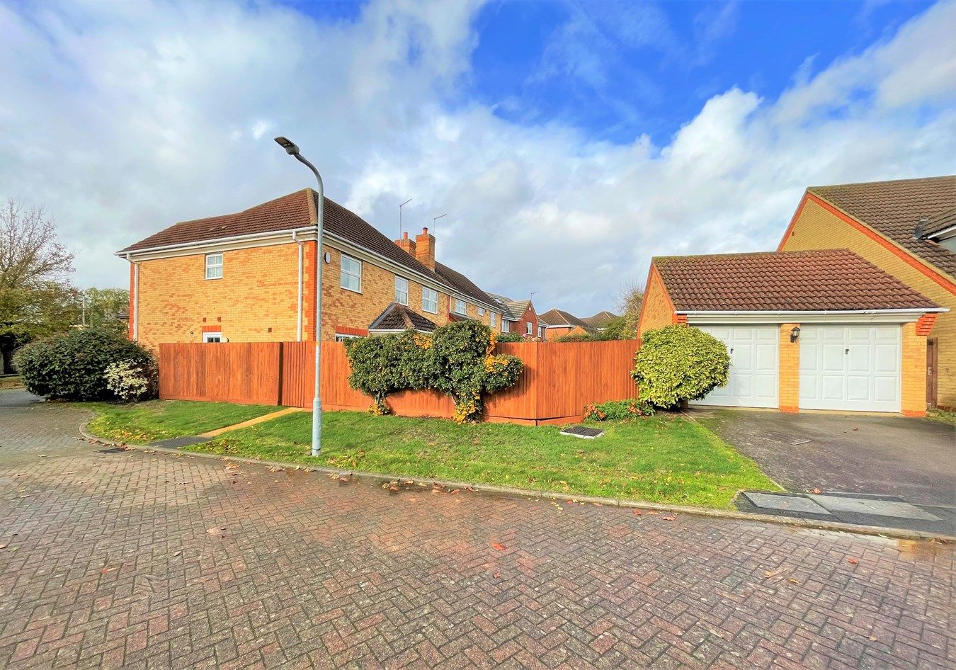 4 bed detached house for sale in Peninsular Close, Wootton, Northampton
