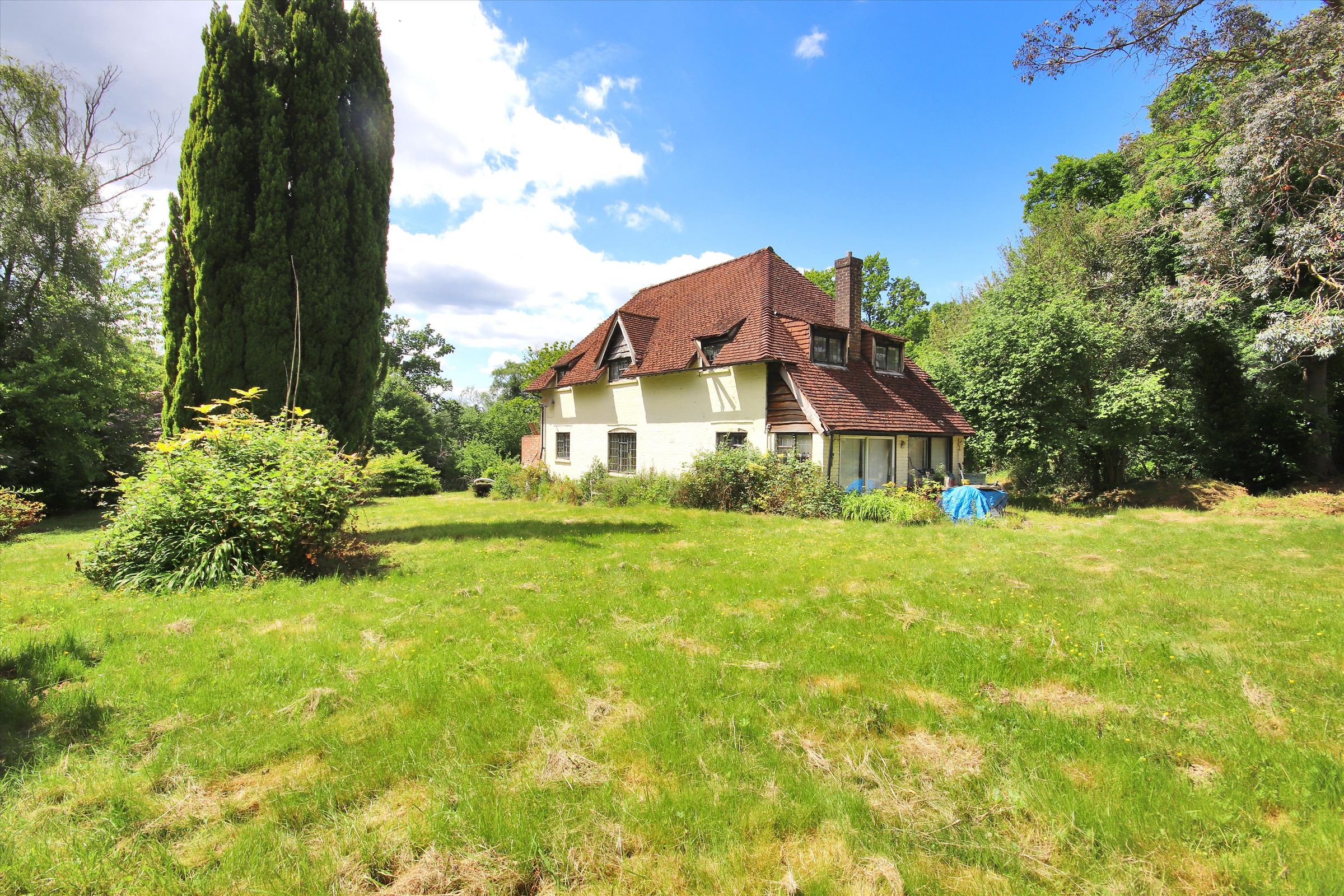 3 bed detached house for sale in Catts Hill, Mark Cross, Crowborough