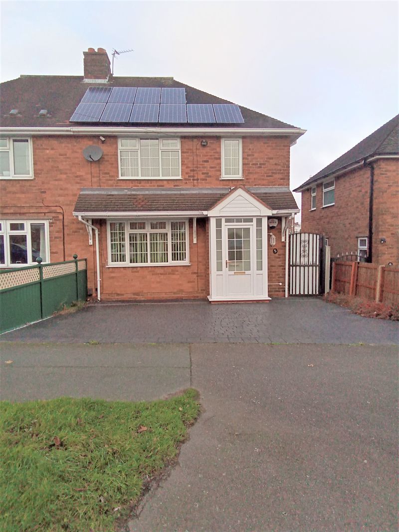 2 bed semidetached house to rent in Laburnum Road, Lanesfield