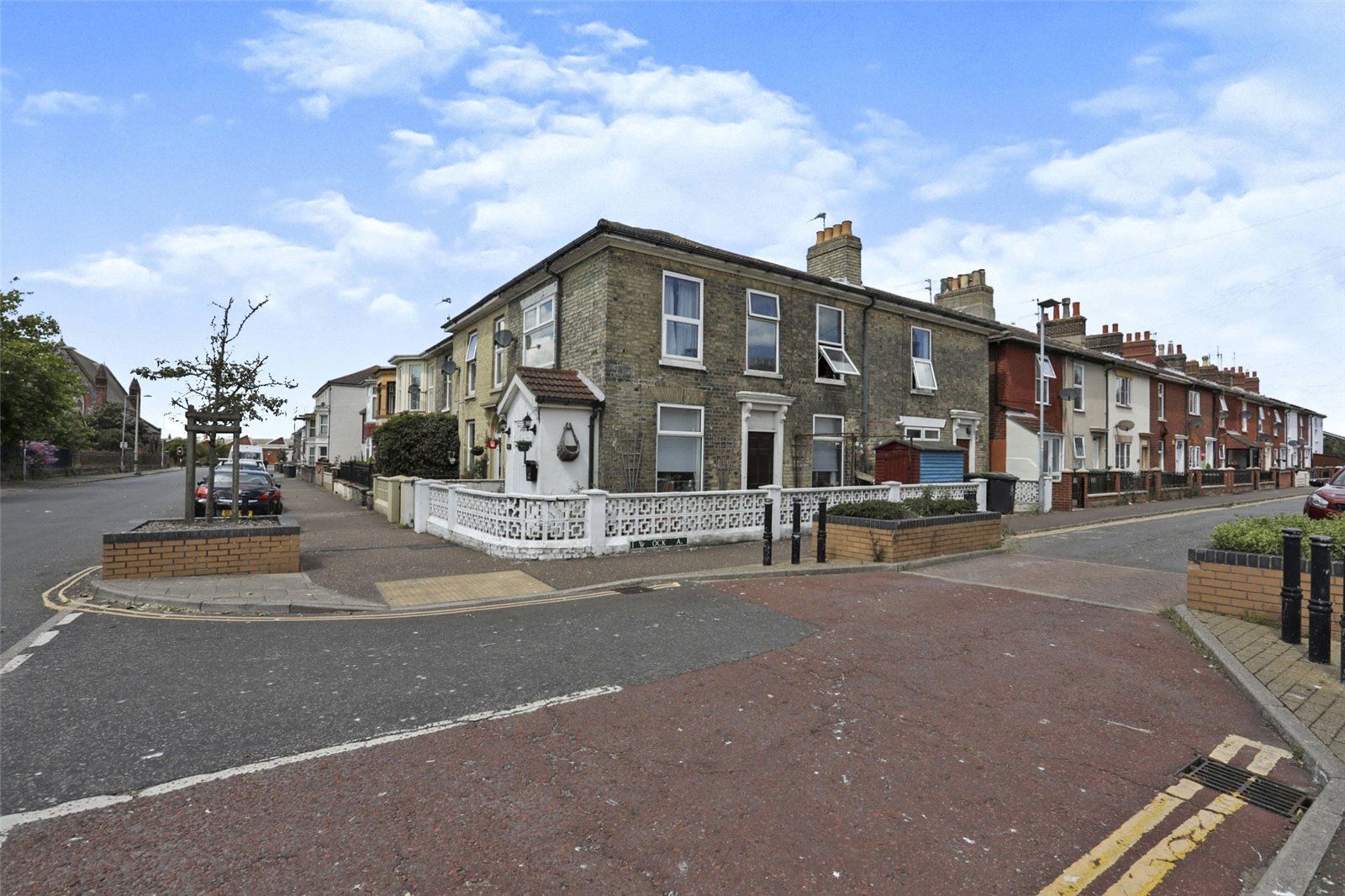 4 bed semidetached house for sale in Queens Road, Great Yarmouth