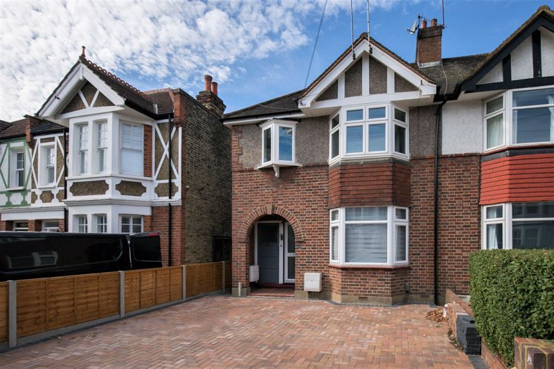 2 bed flat to rent in Howard Road, New Malden KT3 Zoopla