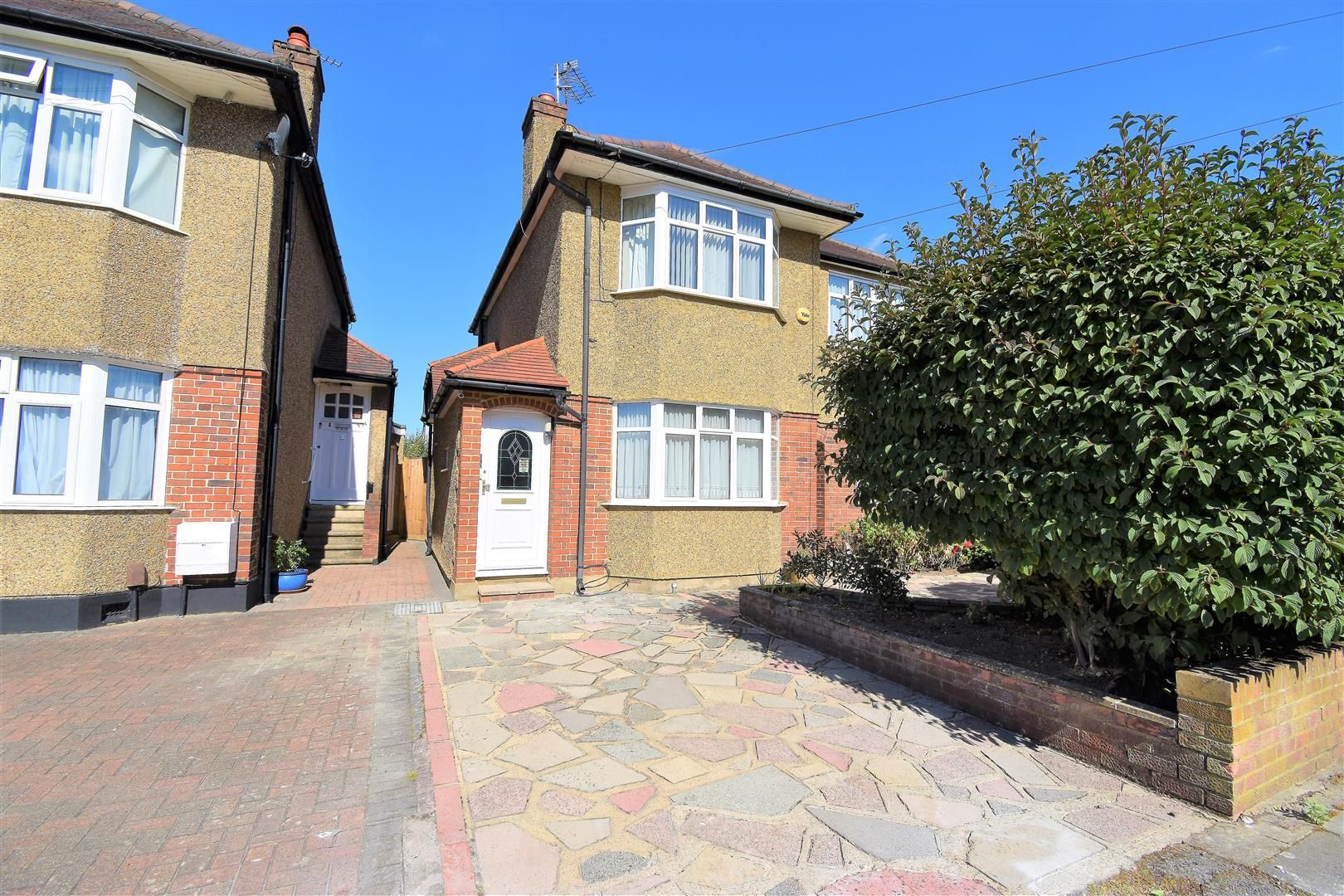 2 bed for sale in Lime Grove, Ruislip HA4 Zoopla