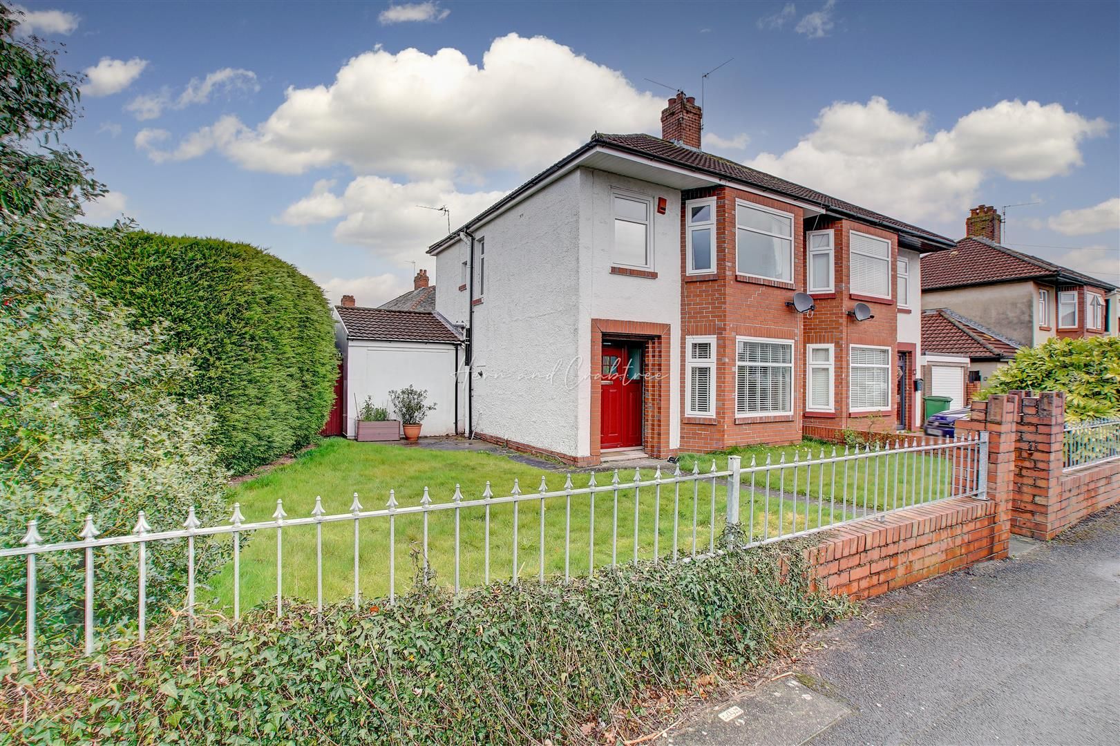 3 bed semidetached house for sale in Llwyn Derw Road, Whitchurch