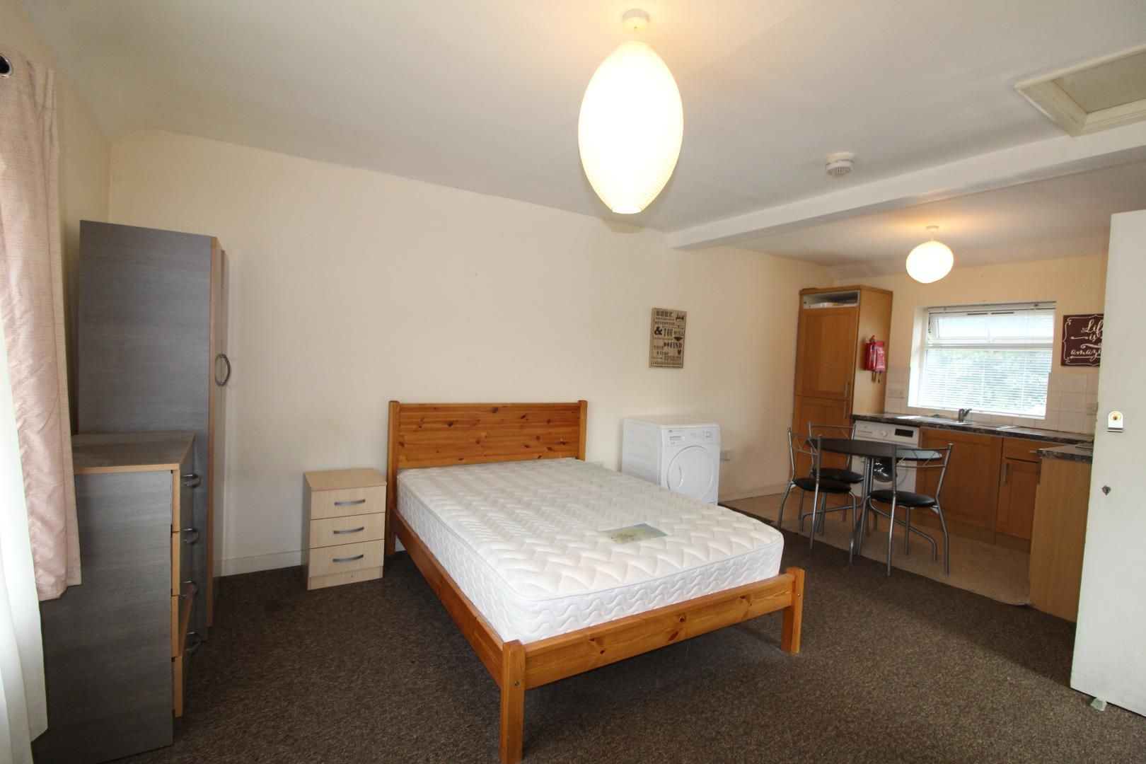 Studio to rent in Barclay Road, London N18 Zoopla