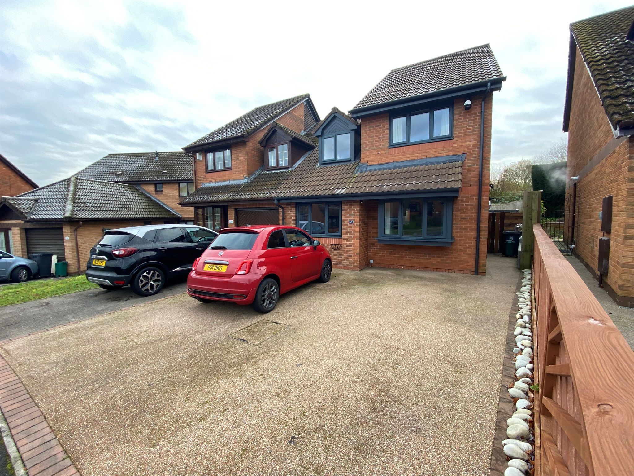 4 bed semidetached house for sale in Bryn Aur, CoedYCwm, Pontypridd
