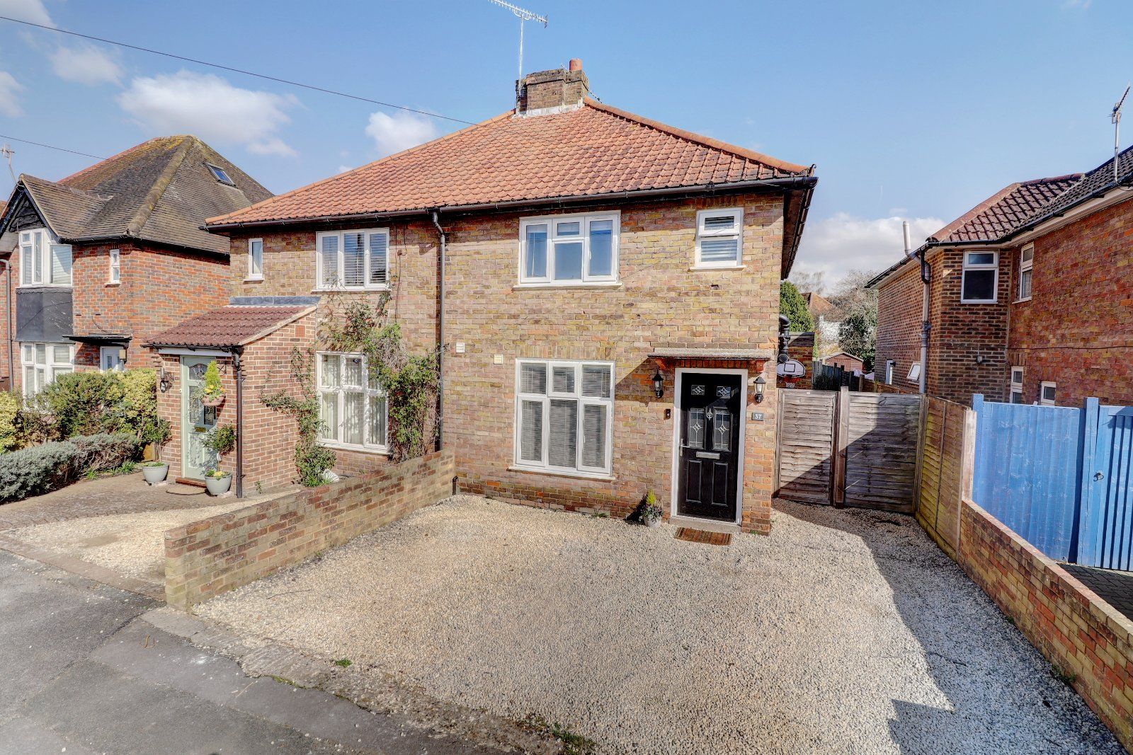3 bed semidetached house for sale in Beech Road, High