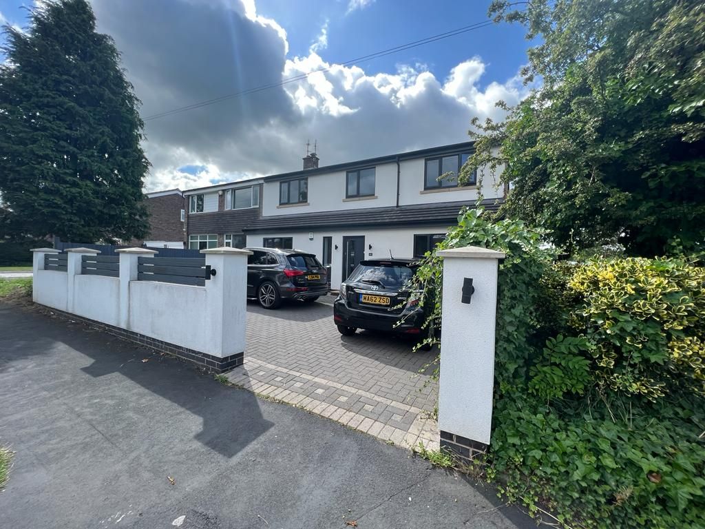 4 bed semidetached house to rent in Midland Road, Bramhall, Stockport