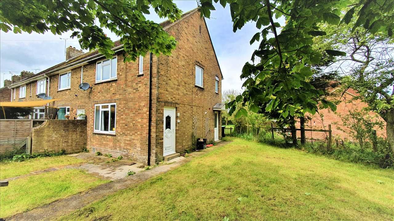 2 bed end terrace house for sale in Thorney Park, Wroughton, Swindon