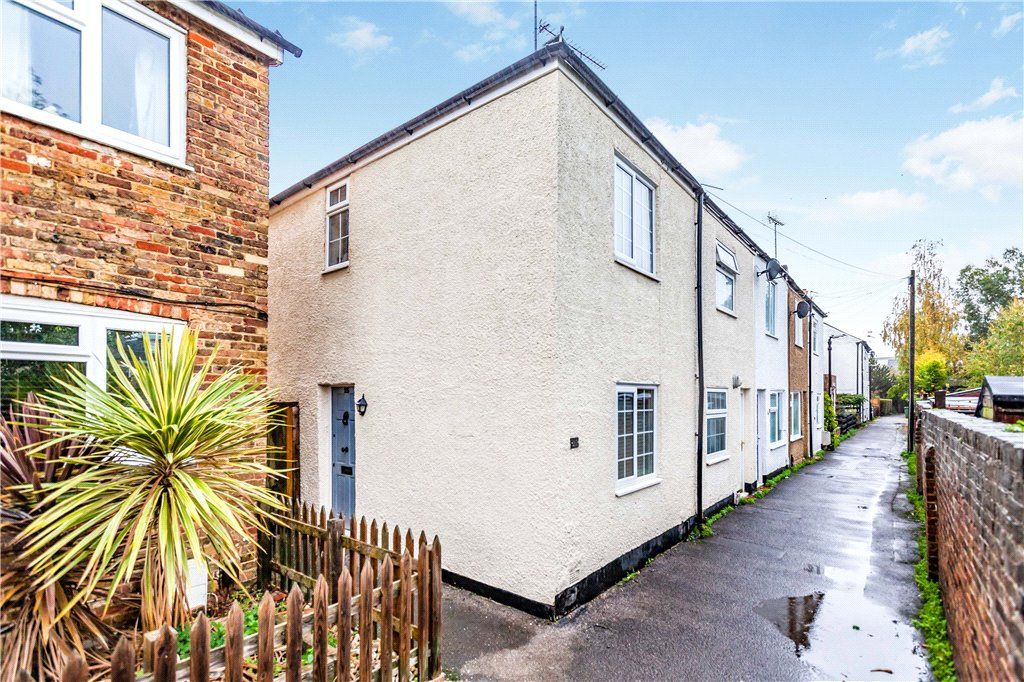 2 bed end terrace house for sale in Clewer Fields, Windsor, Berkshire