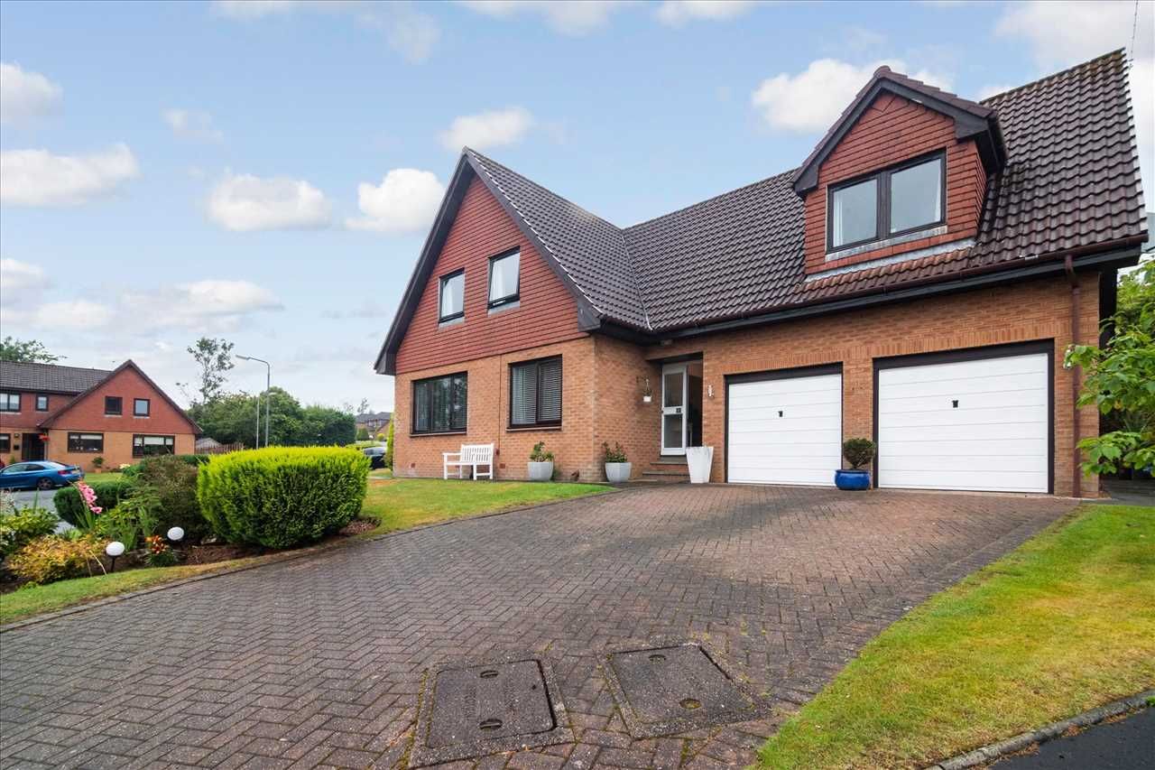 5 bed detached house for sale in Mccallum Court, Stewartfield, East