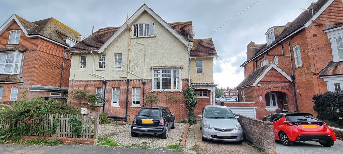 4 bed flat for sale in Cantelupe Road, BexhillOnSea TN40 Zoopla