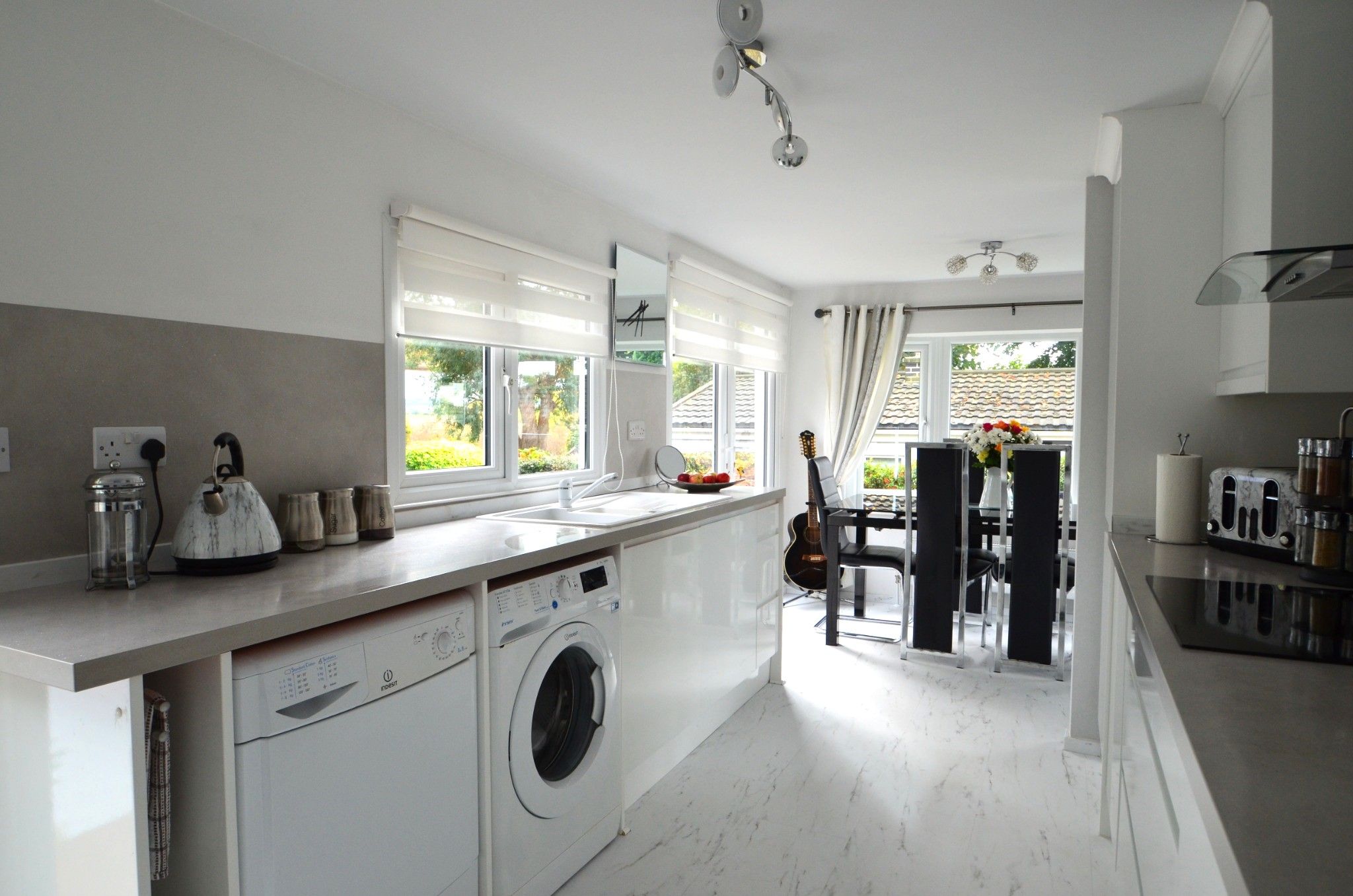 2 bed mobile/park home for sale in First Avenue, Newport Park, Topsham