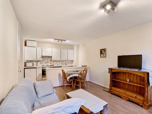 Claudia Place, Augustus Road, Southfields, Wandsworth SW19