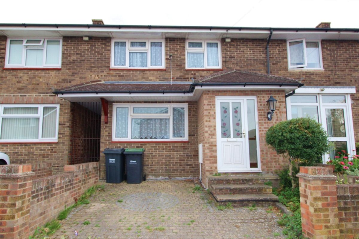 3 bed detached house to rent in Forestside Avenue, Havant, Hampshire