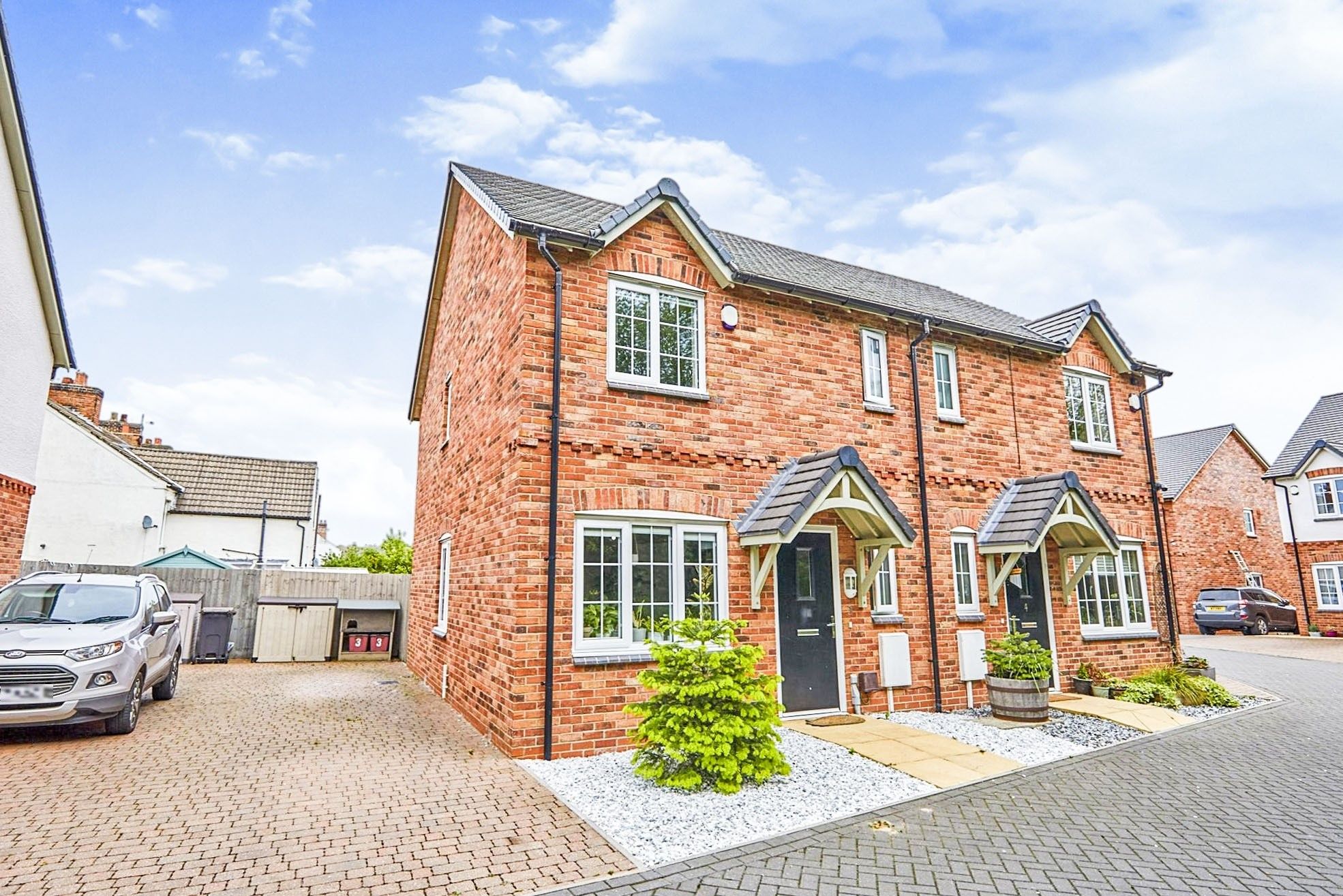 3 bed semidetached house for sale in Hillfield Close, Albert Village